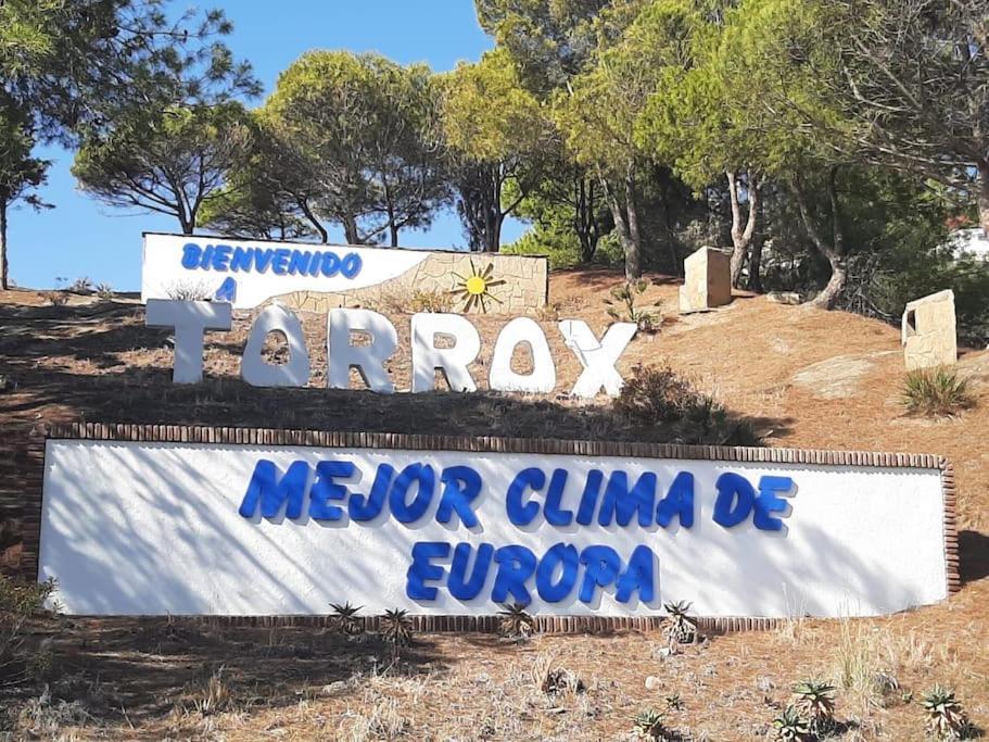 Nuevo Torrox Deluxe Beach & Piscina Bagian luar foto