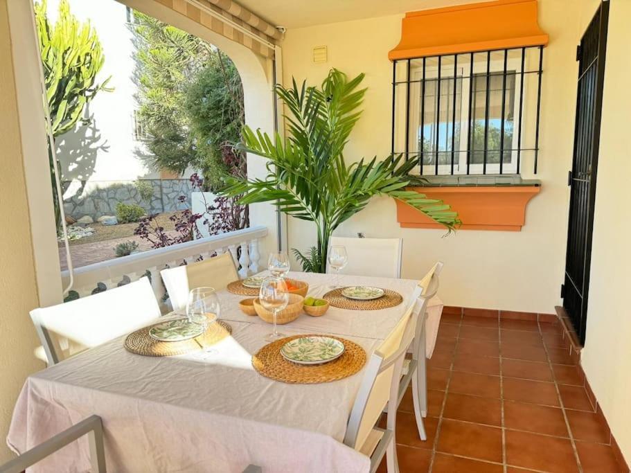 Nuevo Torrox Deluxe Beach & Piscina Bagian luar foto