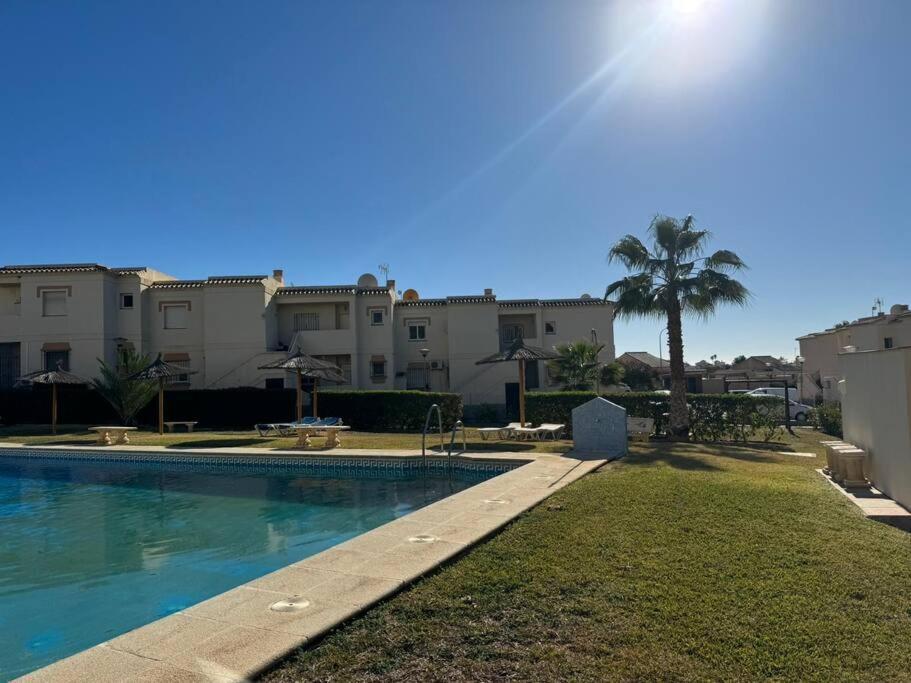 Nuevo Torrox Deluxe Beach & Piscina Bagian luar foto
