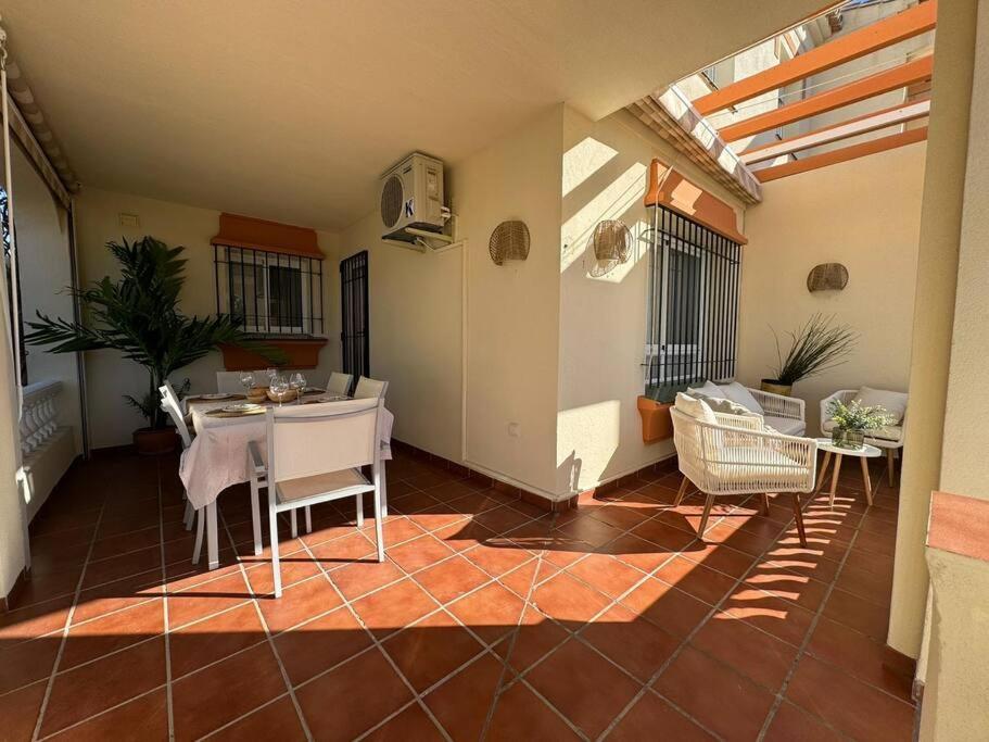 Nuevo Torrox Deluxe Beach & Piscina Bagian luar foto